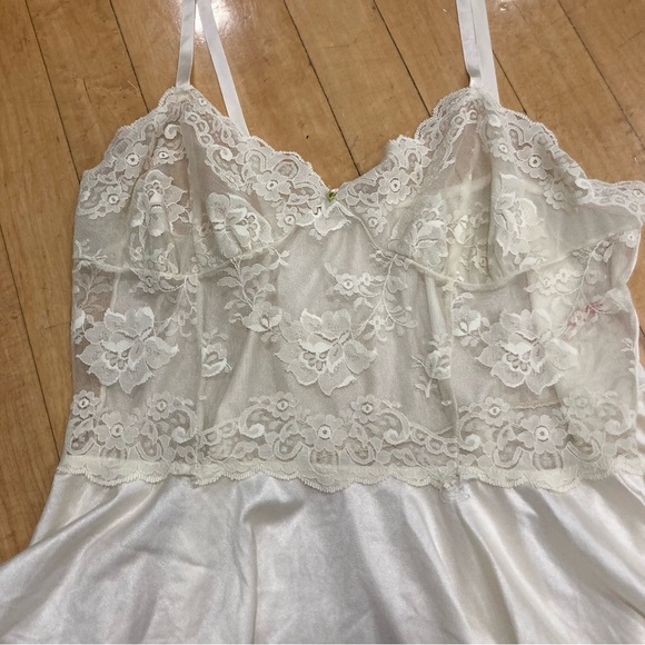 Vintage Union Made Lace Coquette Chemise Size Medium - Picture 2 of 5